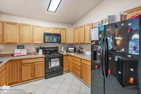 8920 Meadow Park Cir, Eagle River, AK 99577 photo 15