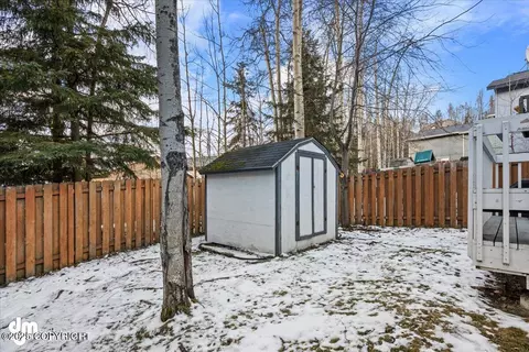 8920 Meadow Park Cir, Eagle River, AK 99577 photo 33
