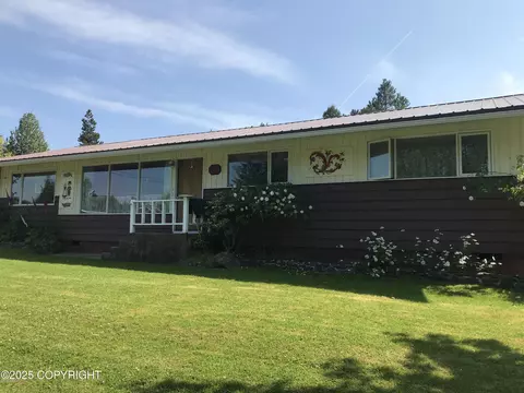 704 Excel St, Petersburg, AK 99833