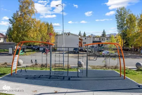 403 Irwin St, Anchorage, AK 99508 photo 39