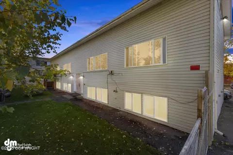 403 Irwin St, Anchorage, AK 99508 photo 43