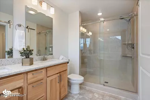 Bath - 17932 Yellowstone Dr, Eagle River, AK 99577 photo 3 of 6