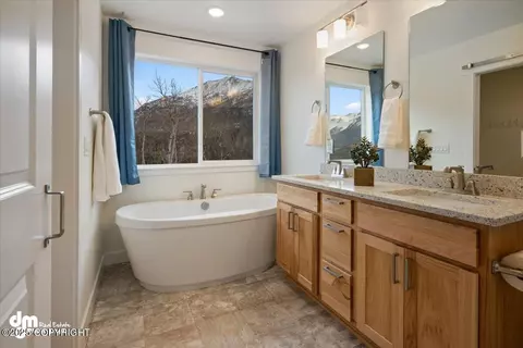 Bath - 17932 Yellowstone Dr, Eagle River, AK 99577 photo 2 of 6