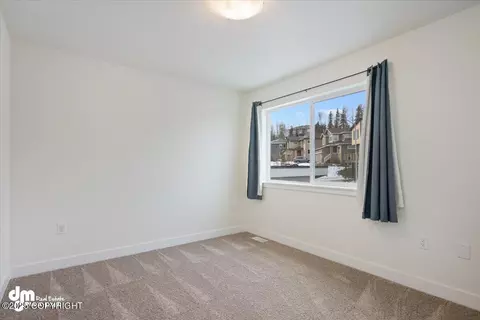 Bedroom - 17932 Yellowstone Dr, Eagle River, AK 99577 photo 2 of 4