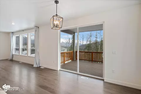 Living - 17932 Yellowstone Dr, Eagle River, AK 99577 photo 6 of 9