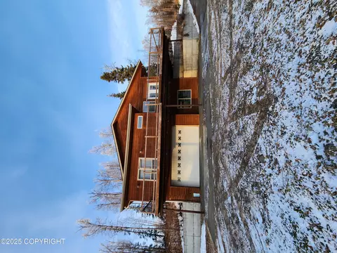 22082 W Susitna Pkwy, Big Lake, AK 99652