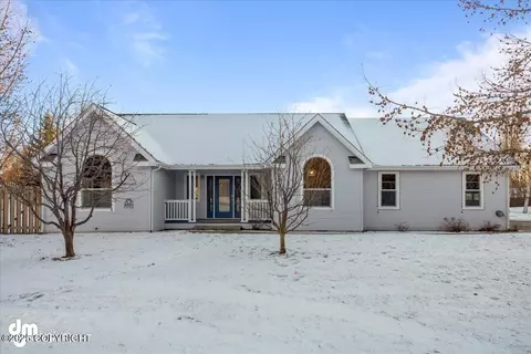 2293 N Thunder Gulch Cir, Palmer, AK 99645