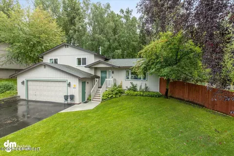 2040 Tudor Hills Ct, Anchorage, AK 99507