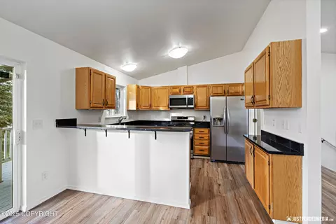 8040 Berry Patch Dr, Anchorage, AK 99502 photo 13