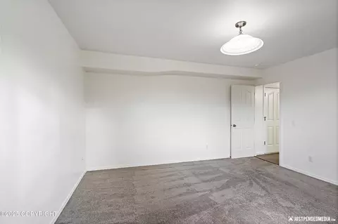 8040 Berry Patch Dr, Anchorage, AK 99502 photo 34