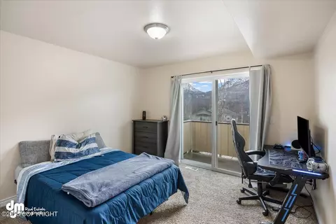 Bedroom - 20718 Mountainside Dr, Eagle River, AK 99577 photo 4 of 6