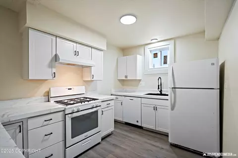 11406 Dawn St, Eagle River, AK 99577 photo 32