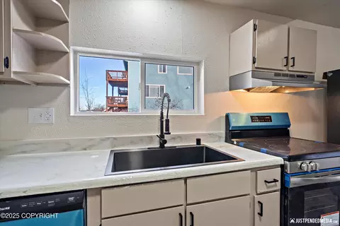 11406 Dawn St, Eagle River, AK 99577 photo 10
