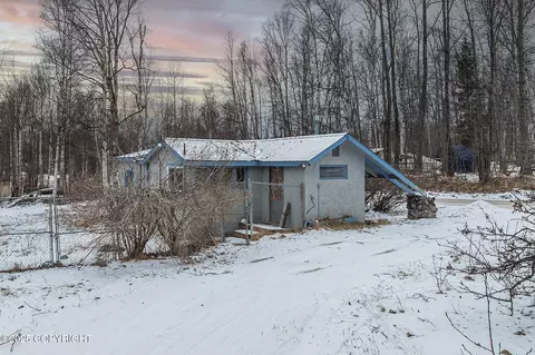 24330 Sunnyside Dr, Chugiak, AK 99567