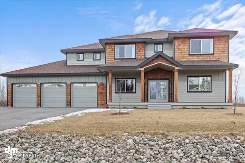 1206 N Jack Nicklaus Dr, Wasilla, AK 99623
