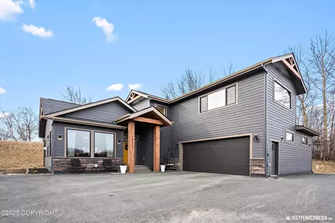 1800 Equestrian Pl, Palmer, AK 99645