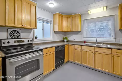 4432 Wright St, Anchorage, AK 99507 photo 4