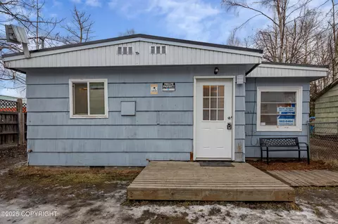 4432 Wright St, Anchorage, AK 99507 photo 2
