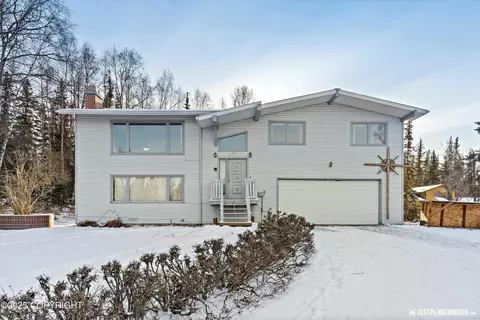5640 Fenwick Cir, Anchorage, AK 99516