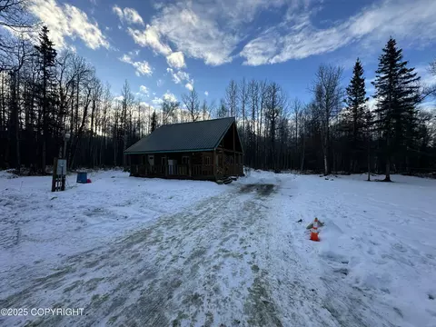Exterior - 11855 N Wright Way, Sutton, AK 99674 photo 2 of 9
