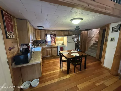 Kitchen - 11855 N Wright Way, Sutton, AK 99674 photo 2 of 3