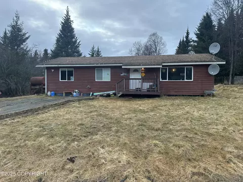 2130 Frisbee Ct, Homer, AK 99603