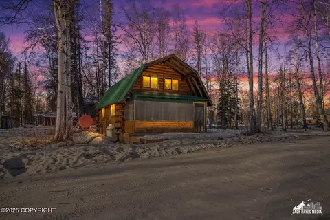 11270 N Deshka Loop, Willow, AK 99688