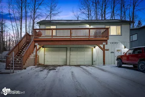1001 Friendly Ln, Anchorage, AK 99504