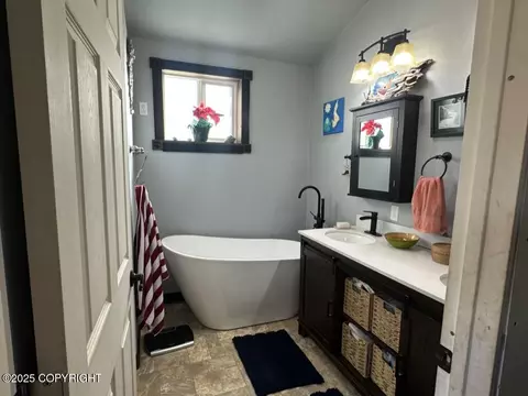 Bath - 618 Case Ave, Wrangell, AK 99929 photo 4 of 5