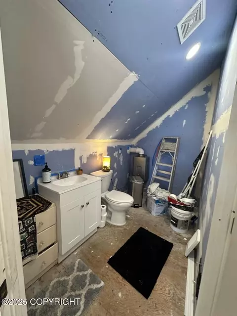Bath - 618 Case Ave, Wrangell, AK 99929 photo 5 of 5
