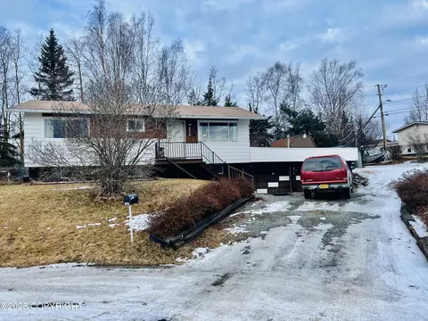 1807 Stratford Ct, Anchorage, AK 99507