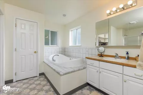 807 E 74th Ave, Anchorage, AK 99518 photo 20