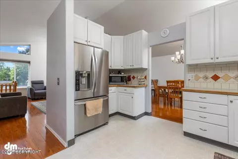 807 E 74th Ave, Anchorage, AK 99518 photo 17