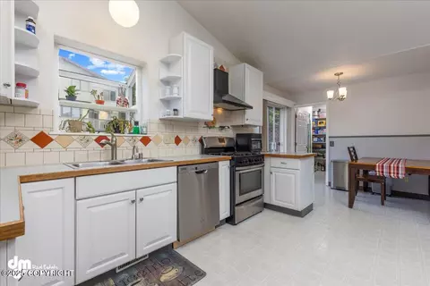 807 E 74th Ave, Anchorage, AK 99518 photo 16