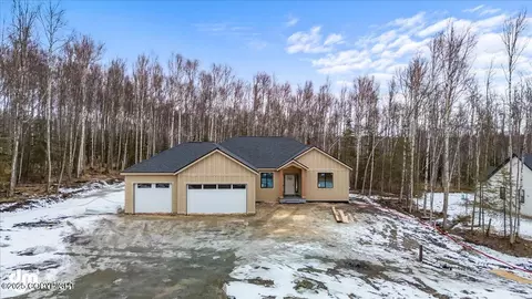 5401 W Hidden Paradise Rd, Wasilla, AK 99623