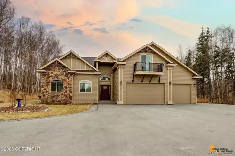 4030 S Cardiff Ln, Wasilla, AK 99623