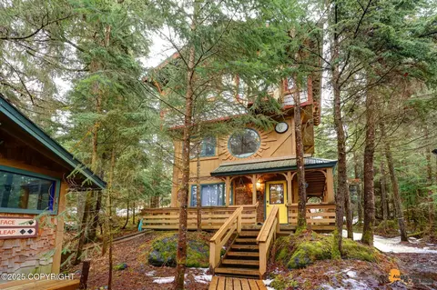 136 Alpine Meadows Ave, Girdwood, AK 99587