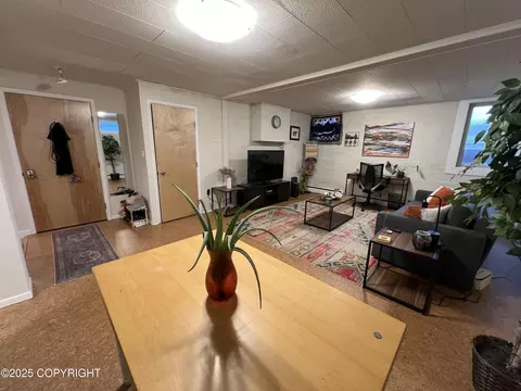 Living - 1820 E 24th Ave, Anchorage, AK 99508 photo 11 of 12