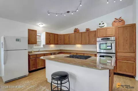 Kitchen - 24220 E Bannon Way, Sutton, AK 99674 photo 1 of 4