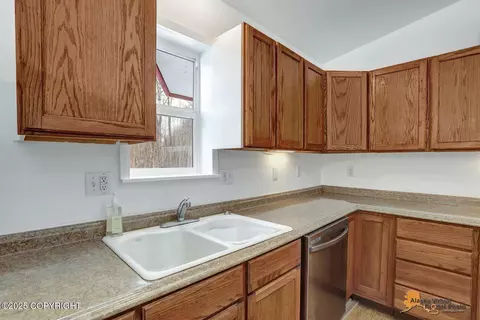 Kitchen - 24220 E Bannon Way, Sutton, AK 99674 photo 4 of 4