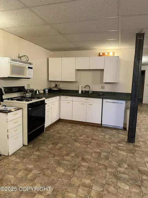 Kitchen - 2201 E Fairview Loop, Wasilla, AK 99654 photo 1 of 2