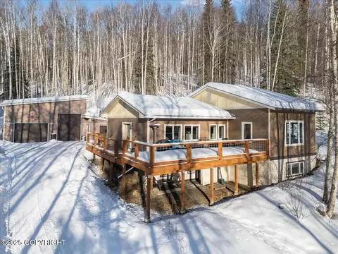 1120 Forget-me-not Ln, Fairbanks, AK 99712