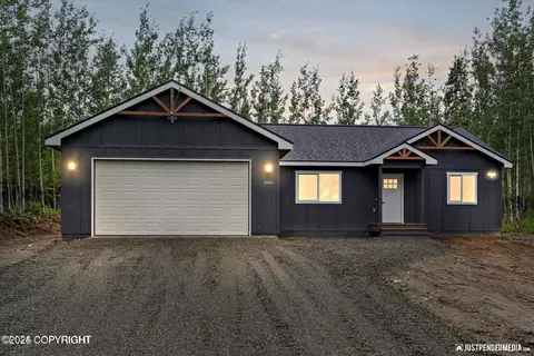 3029 S Lions Cir, Big Lake, AK 99654