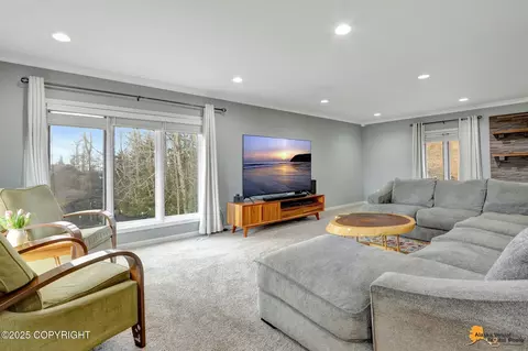 Living - 18812 Upper Skyline Dr, Eagle River, AK 99577 photo 3 of 6