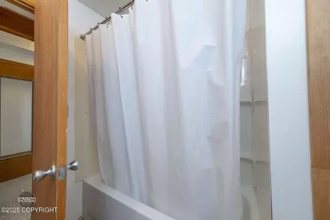 Bath - 7310 E 17th Ave, Anchorage, AK 99504 photo 4 of 4