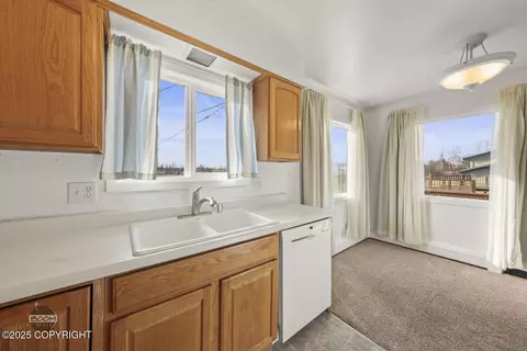 Kitchen - 7310 E 17th Ave, Anchorage, AK 99504 photo 4 of 4