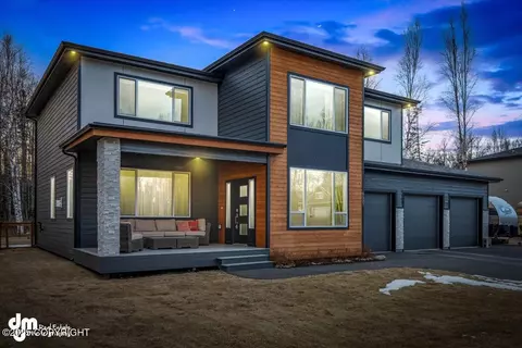 8527 N Glory Bluff Dr, Palmer, AK 99645