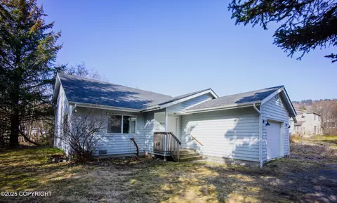 4605 Early Spring St, Homer, AK 99603