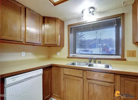 Kitchen - 18220 N Parkview Terrace Loop, Eagle River, AK 99577 photo 3 of 3