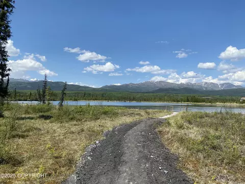 9000 Mile 4 Rd, Slana, AK 99586